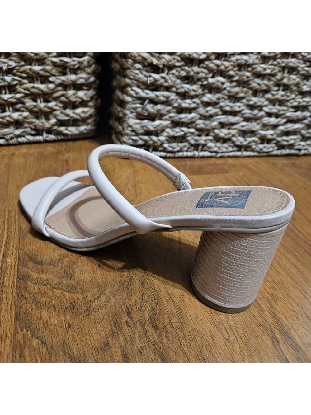 Dolce Vita Women's Beige Slip On Sandals Sz 8.5 - Picture 4 of 6